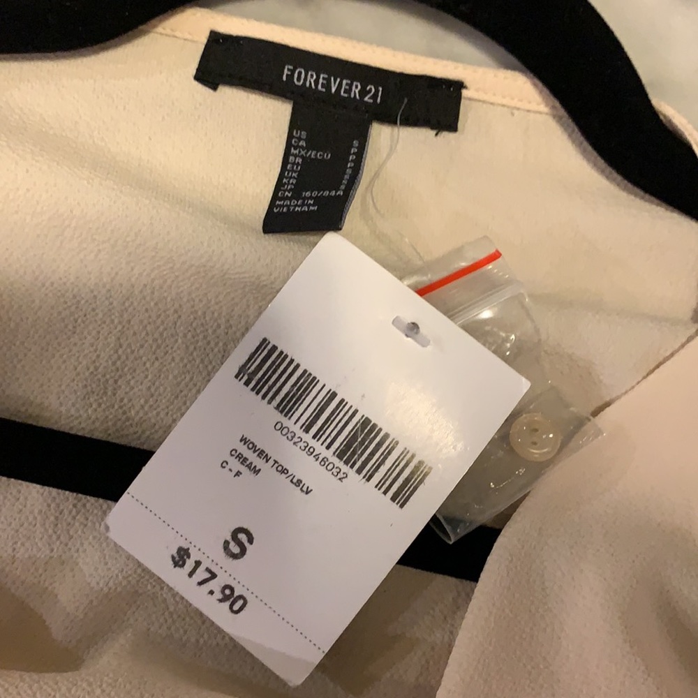 🆕 NWT Forever 21 Cropped Blouse in Cream Size Small - Picture 4 of 7
